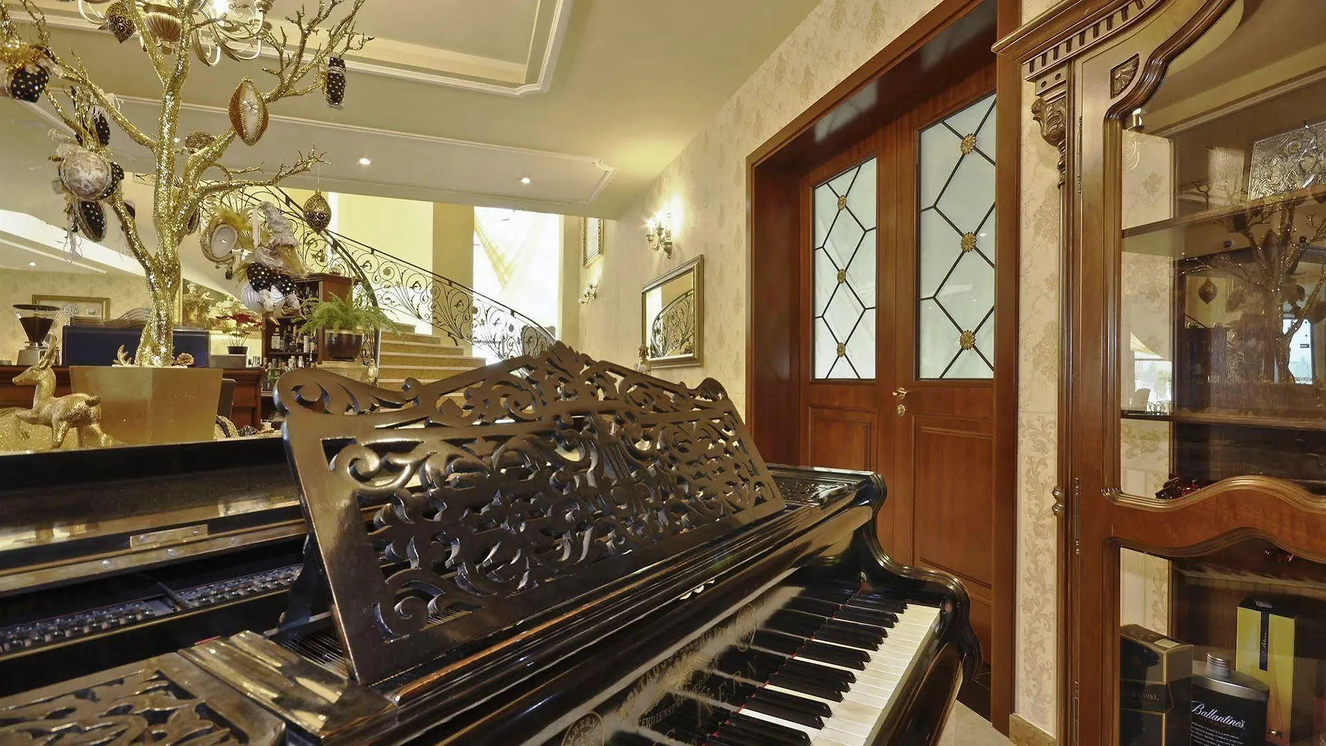 Anastasia Boutique Aparthotel Sofia 3*,