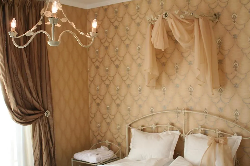 Anastasia Boutique Aparthotel Sofia 3*,